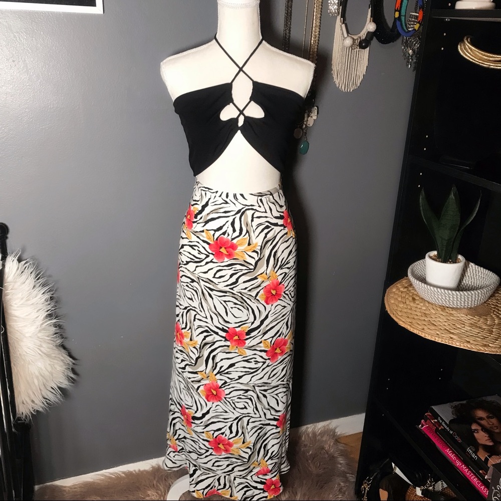 Black & white floral print maxi skirt